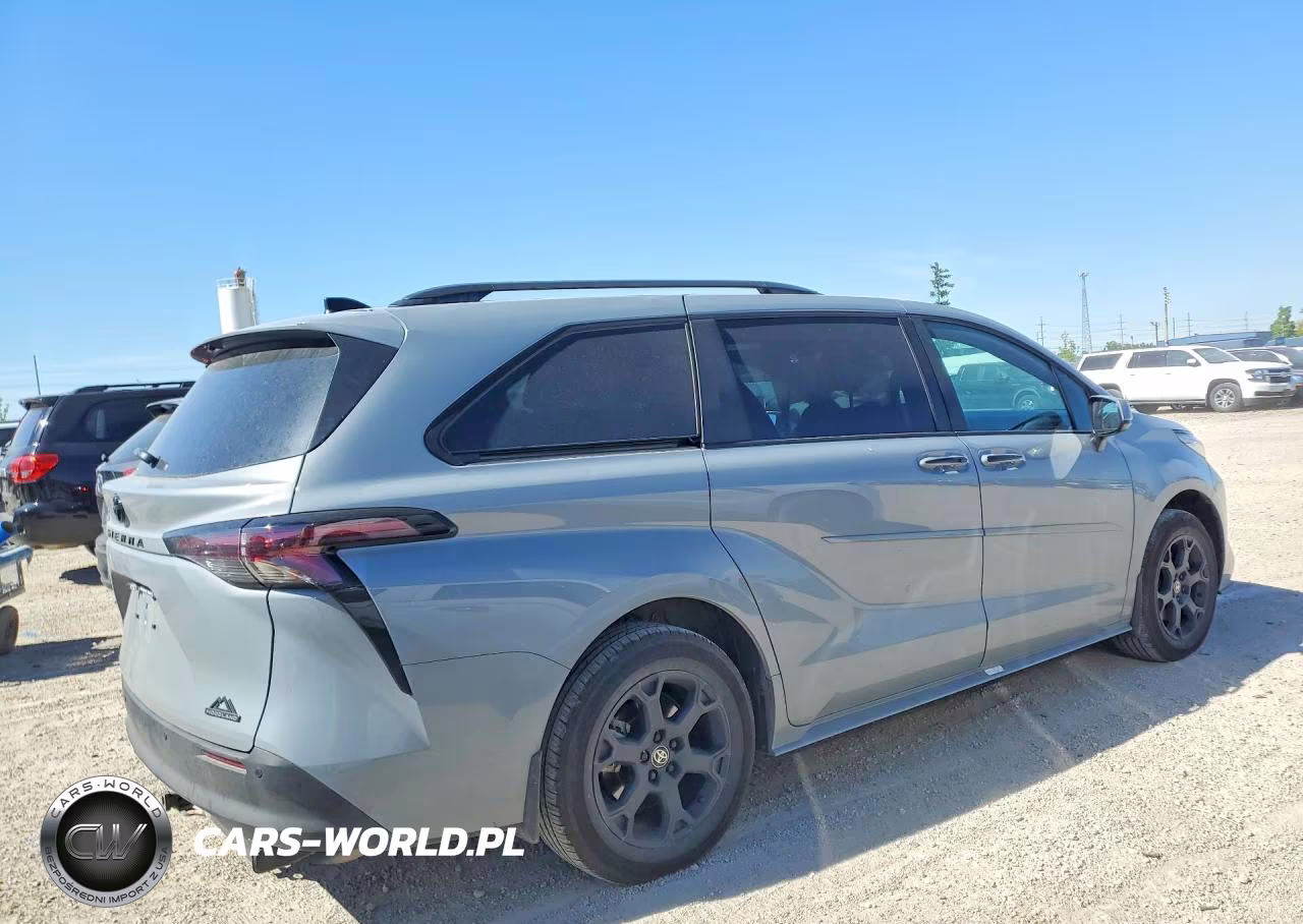 2026 Toyota Sienna Woodland Edition VIN:5TDCSKFC2TS231231 - 3