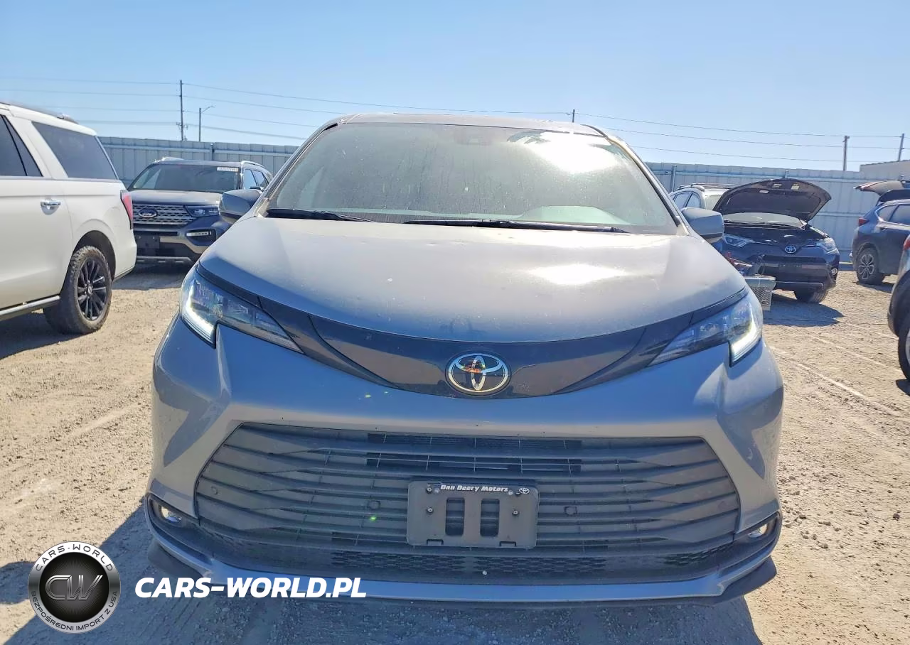 2026 Toyota Sienna Woodland Edition VIN:5TDCSKFC2TS231231 - 5
