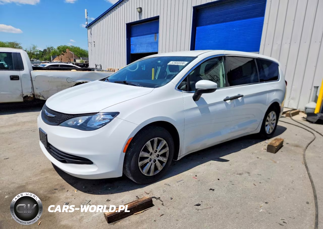 2020 Chrysler Voyager L