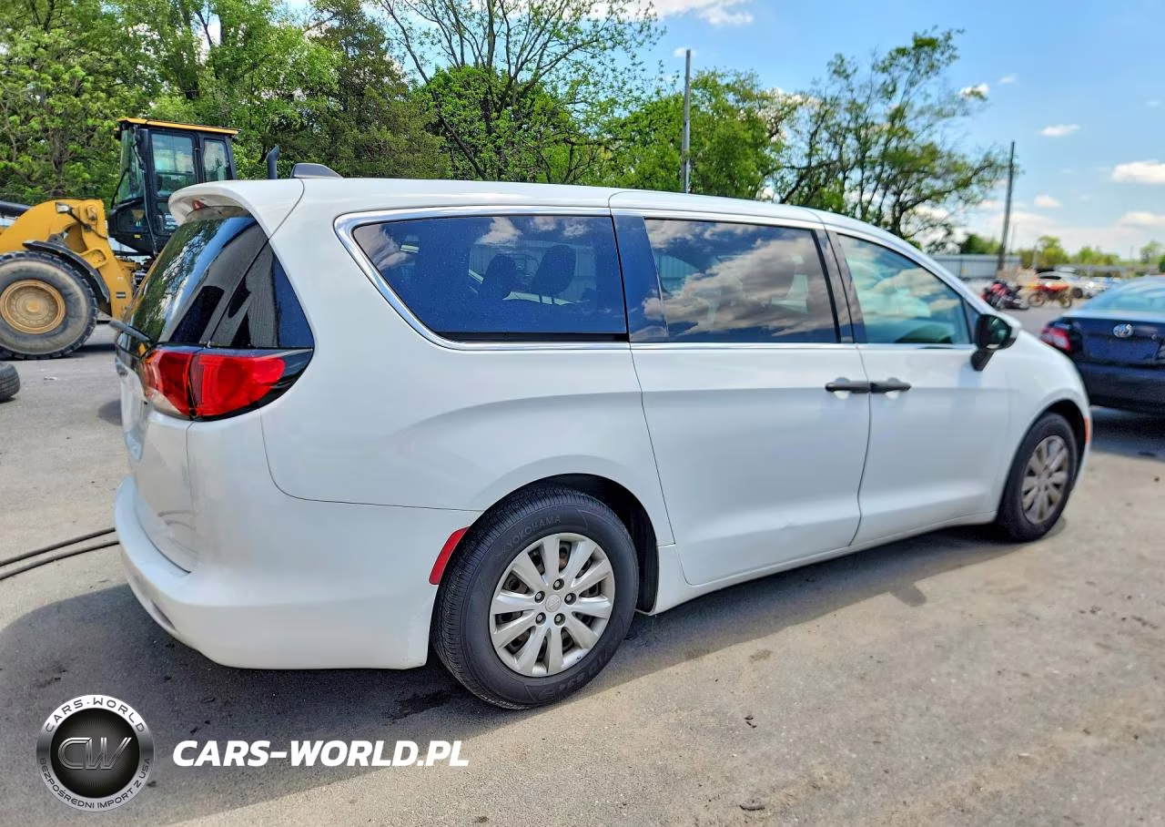 2020 Chrysler Voyager L VIN:2C4RC1AG5LR210894 - 3