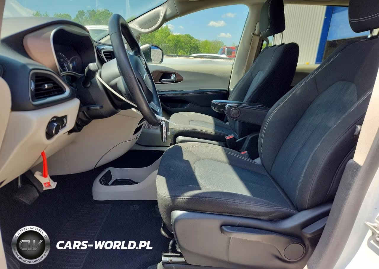 2020 Chrysler Voyager L VIN:2C4RC1AG5LR210894 - 7