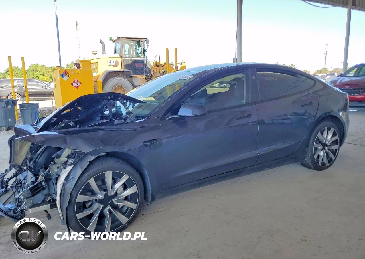 2025 Tesla Model 3 – zdjęcie 1 z 12