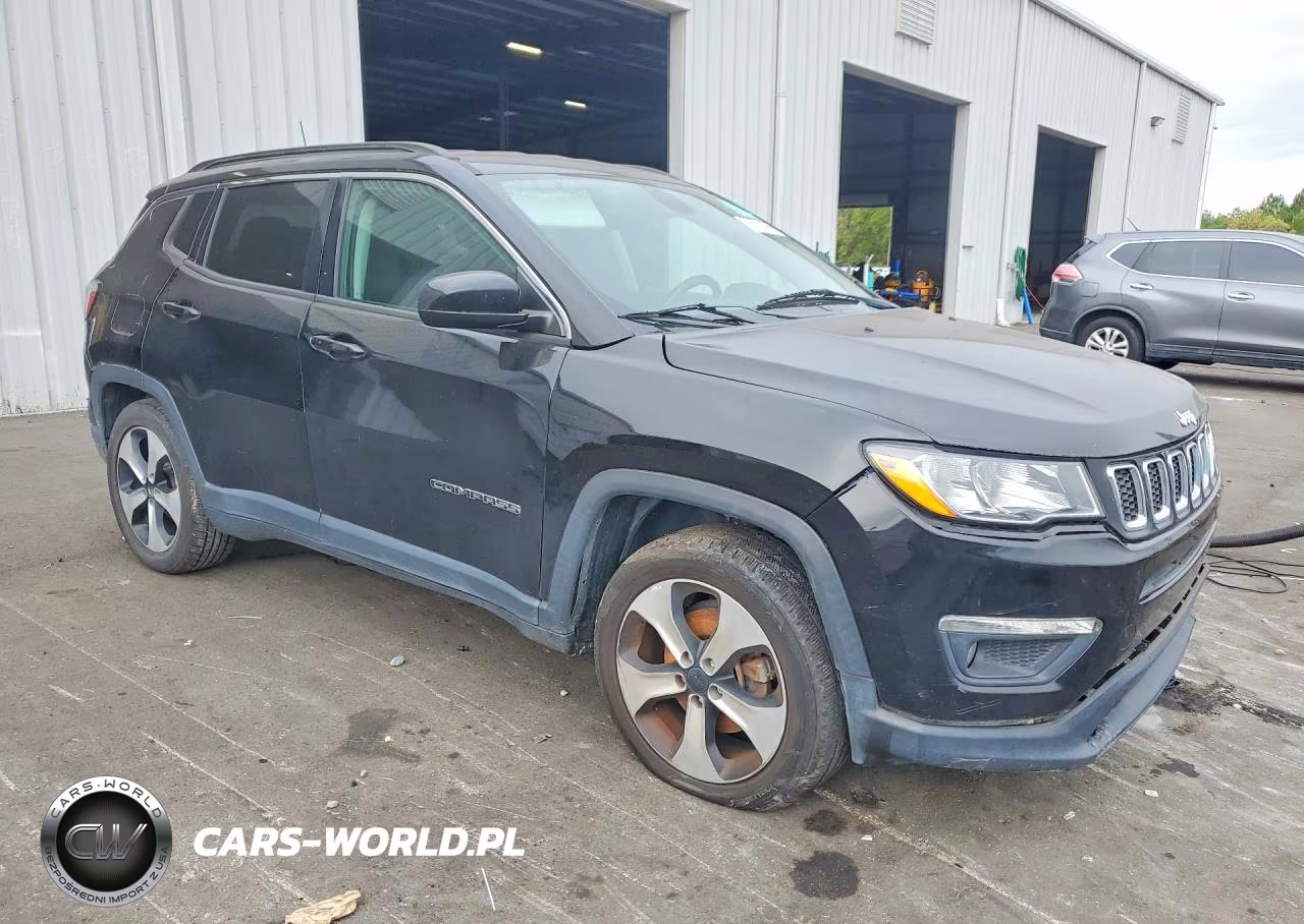 2018 Jeep Compass Latitude VIN:3C4NJCBBXJT182698 - 4