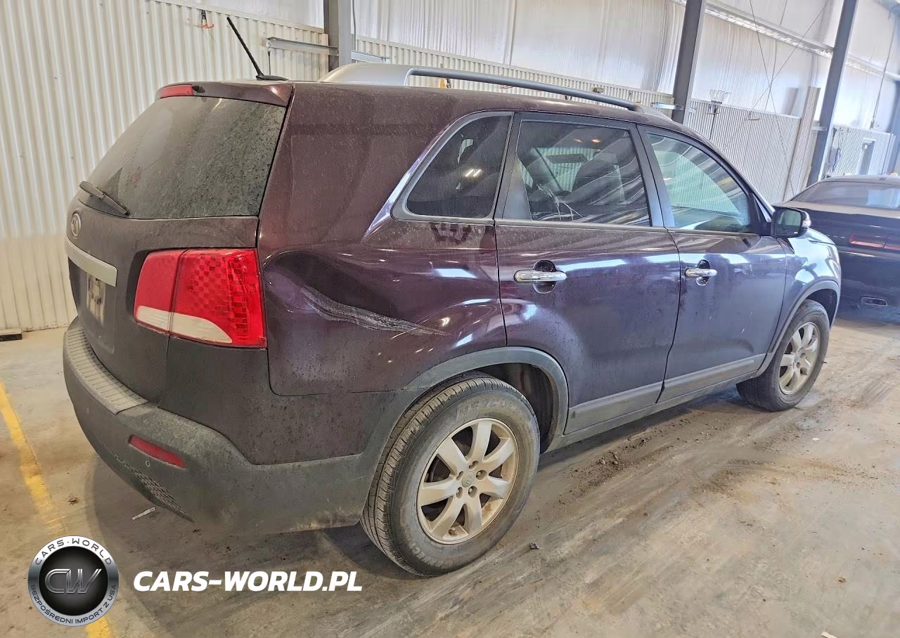 2013 Kia Sorento Lx VIN:5XYKT3A68DG382895 - 3