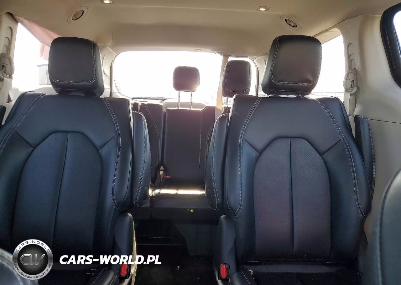 2024 Chrysler Pacifica Hybrid Select VIN:2C4RC1S74RR153854 - 10