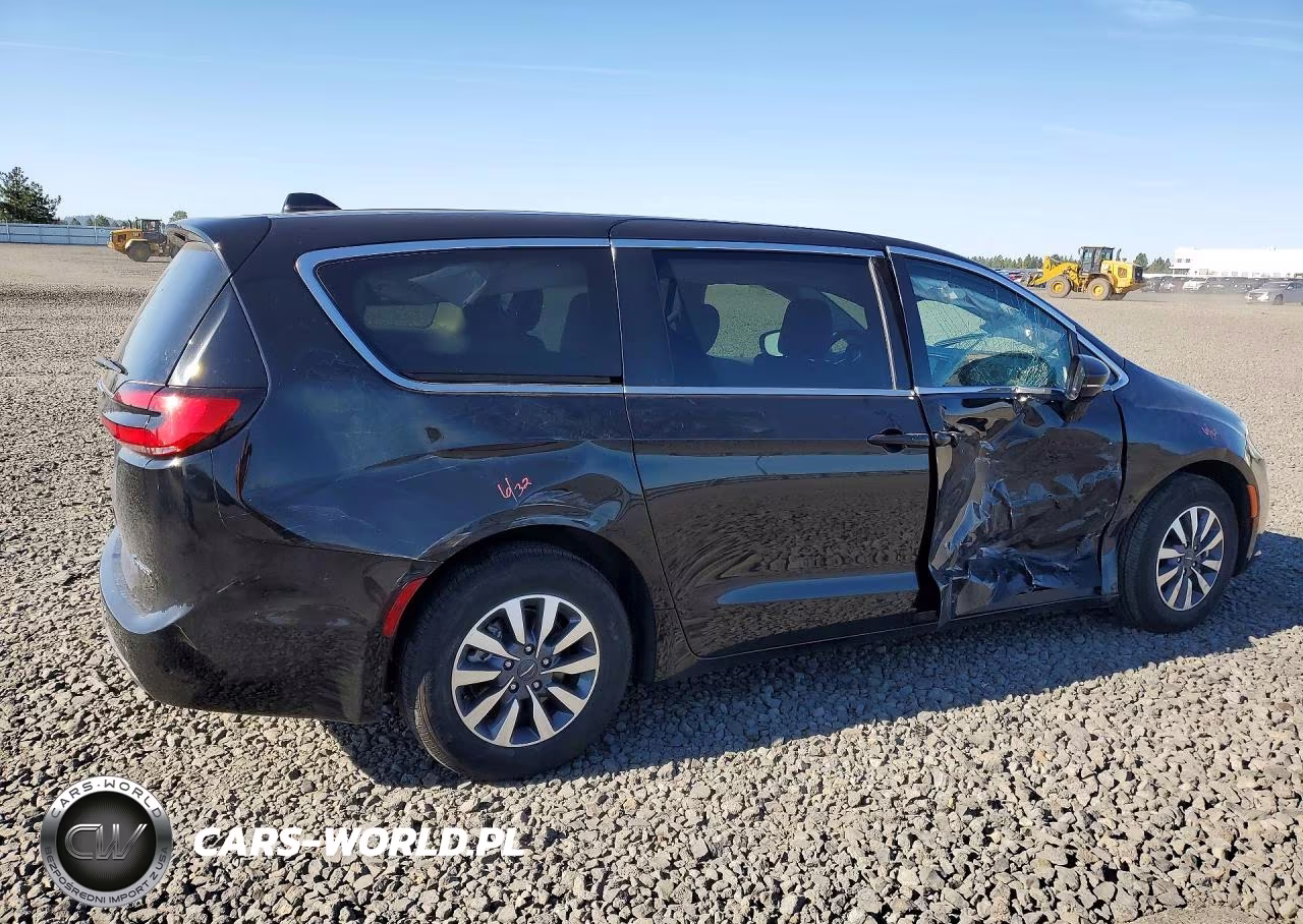 2024 Chrysler Pacifica Hybrid Select VIN:2C4RC1S74RR153854 - 3