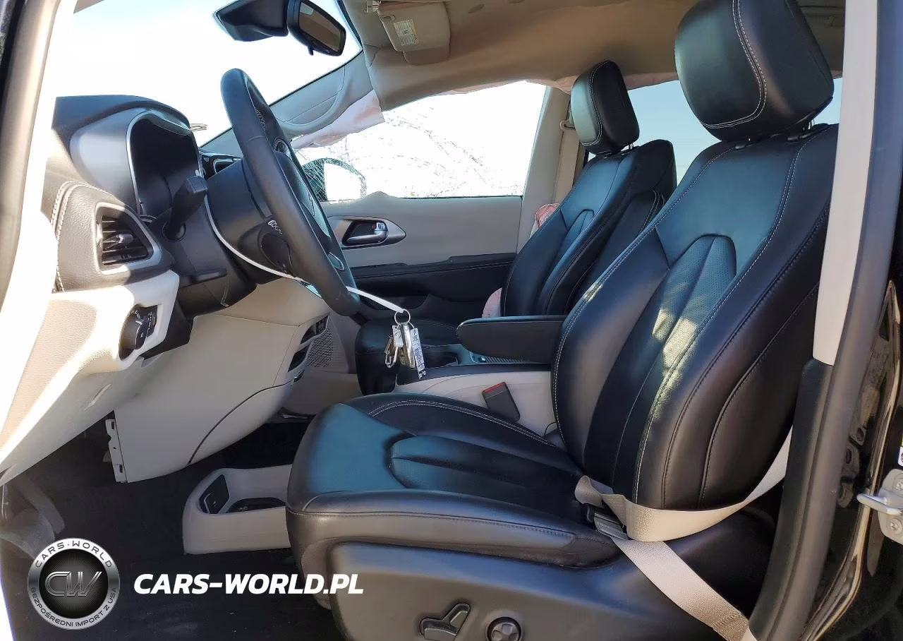 2024 Chrysler Pacifica Hybrid Select VIN:2C4RC1S74RR153854 - 7