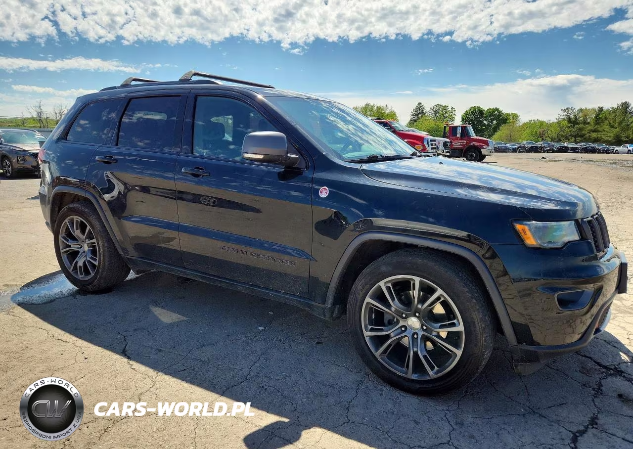 2018 Jeep Grand Cherokee Trailhawk VIN:1C4RJFLG1JC105047 - 4