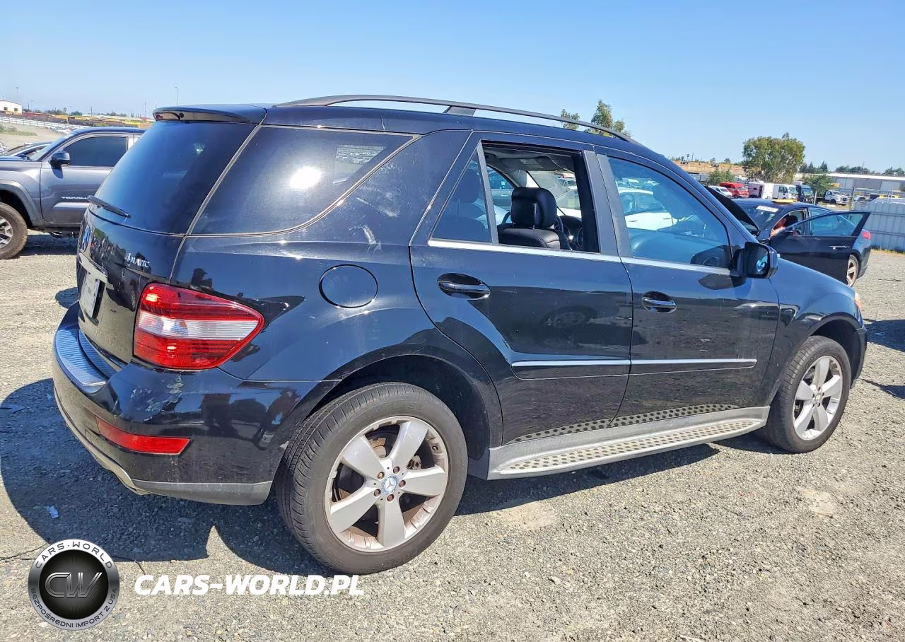 2010 Mercedes-Benz M-Class VIN:4JGBB8GB7AA571517 - 3