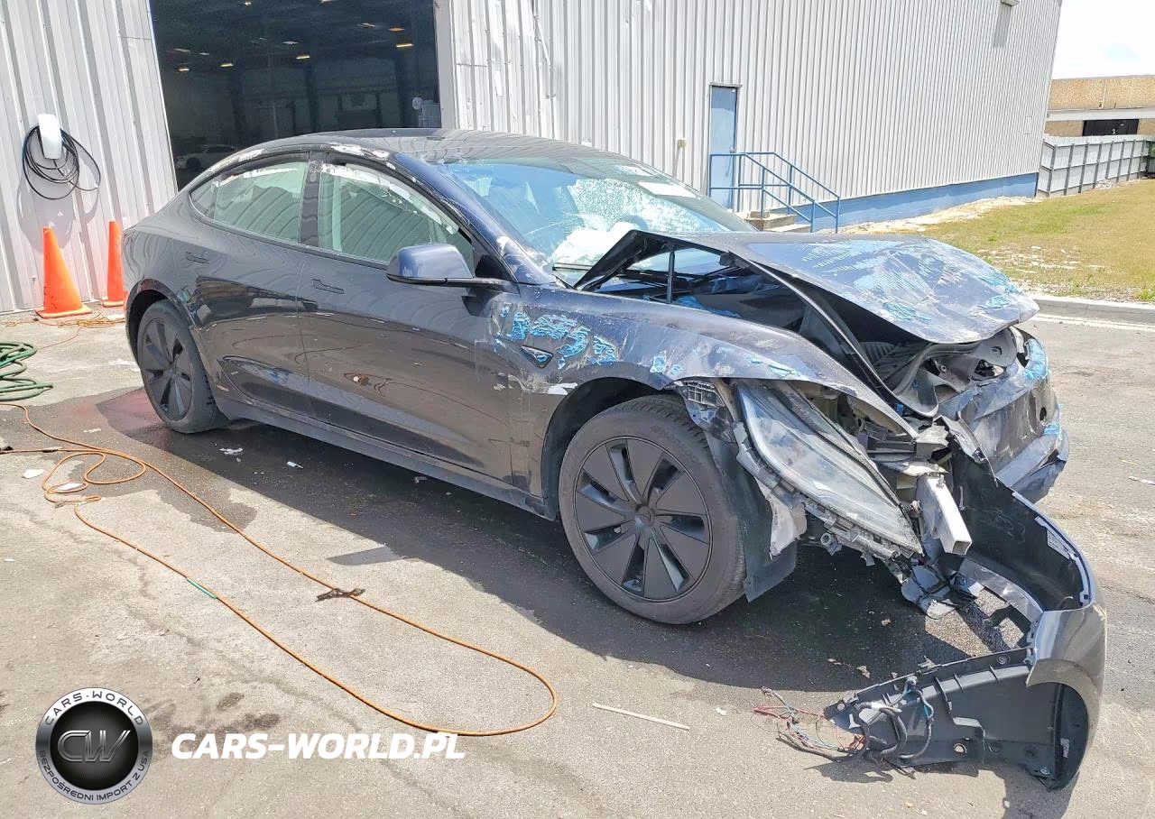 2024 Tesla Model 3 VIN:5YJ3E1EAXRF756164 - 4