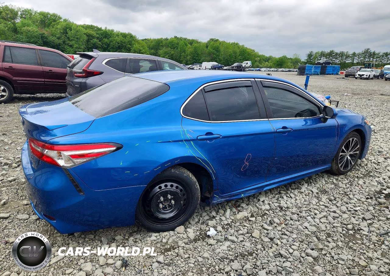 2018 Toyota Camry Se VIN:4T1B11HKXJU039637 - 3