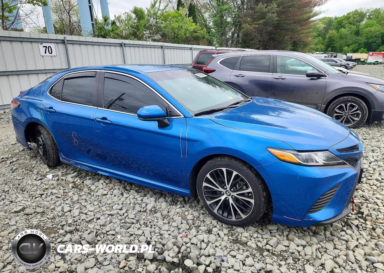 2018 Toyota Camry Se VIN:4T1B11HKXJU039637 - 4