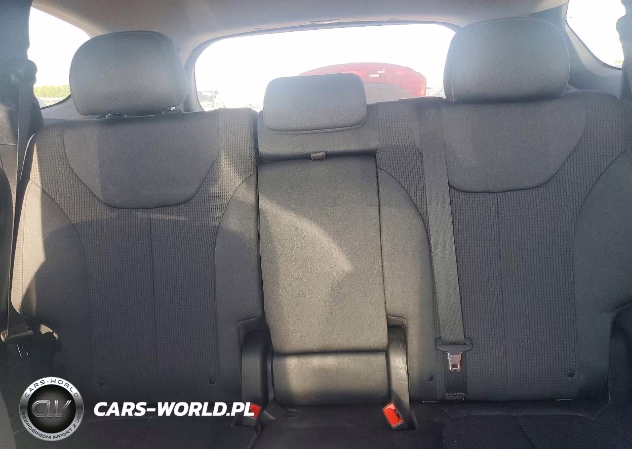 2019 Hyundai Santa Fe VIN:5NMS33AD5KH055792 - 10