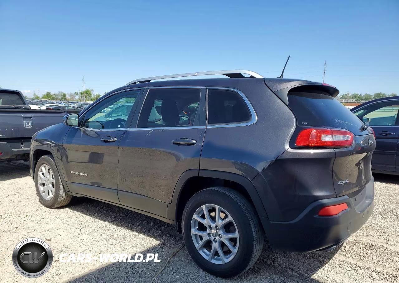 2017 Jeep Cherokee Latitude VIN:1C4PJMCSXHW579751 - 2