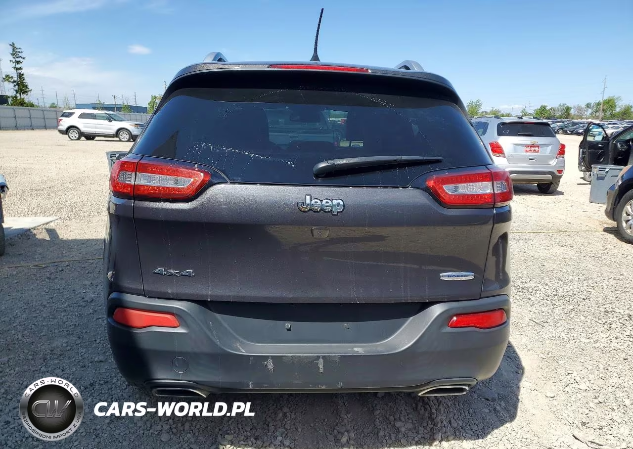 2017 Jeep Cherokee Latitude VIN:1C4PJMCSXHW579751 - 6