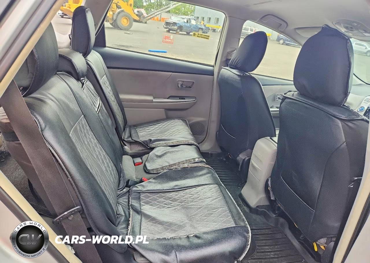 2016 Toyota Prius V Two VIN:JTDZN3EU2GJ046200 - 10