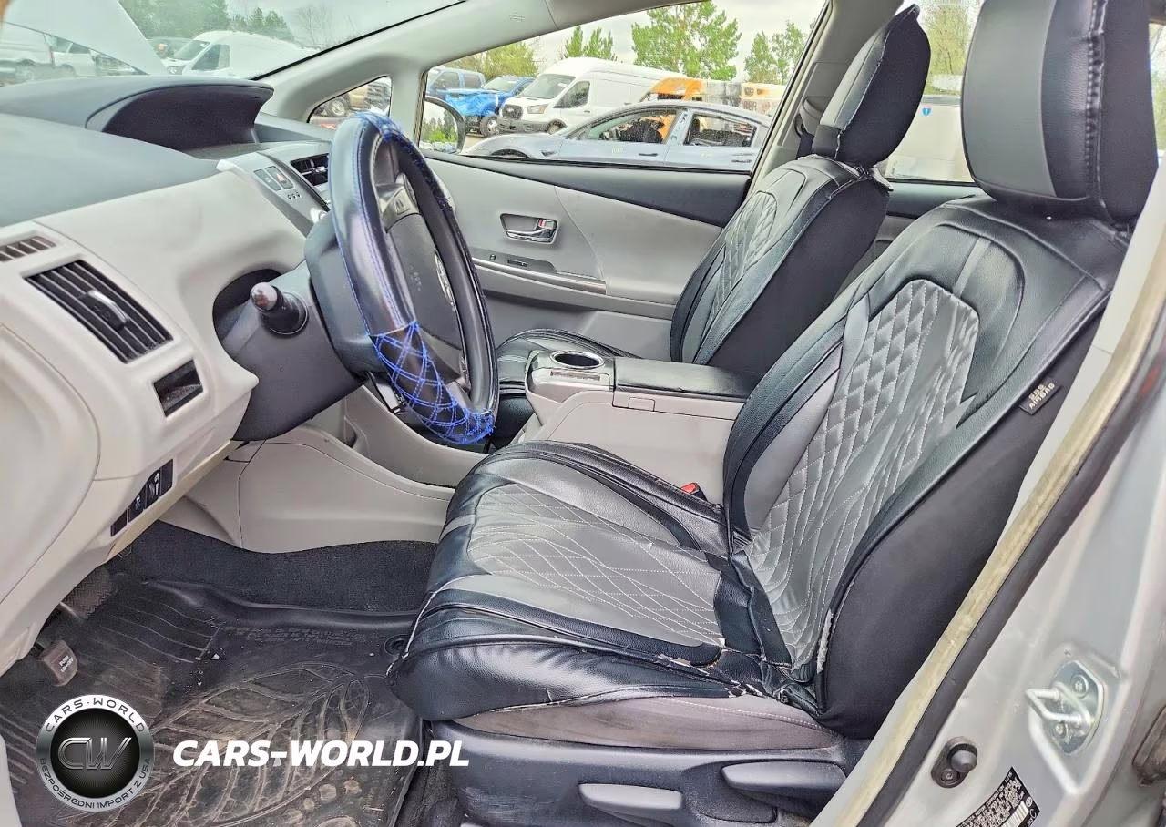 2016 Toyota Prius V Two VIN:JTDZN3EU2GJ046200 - 7