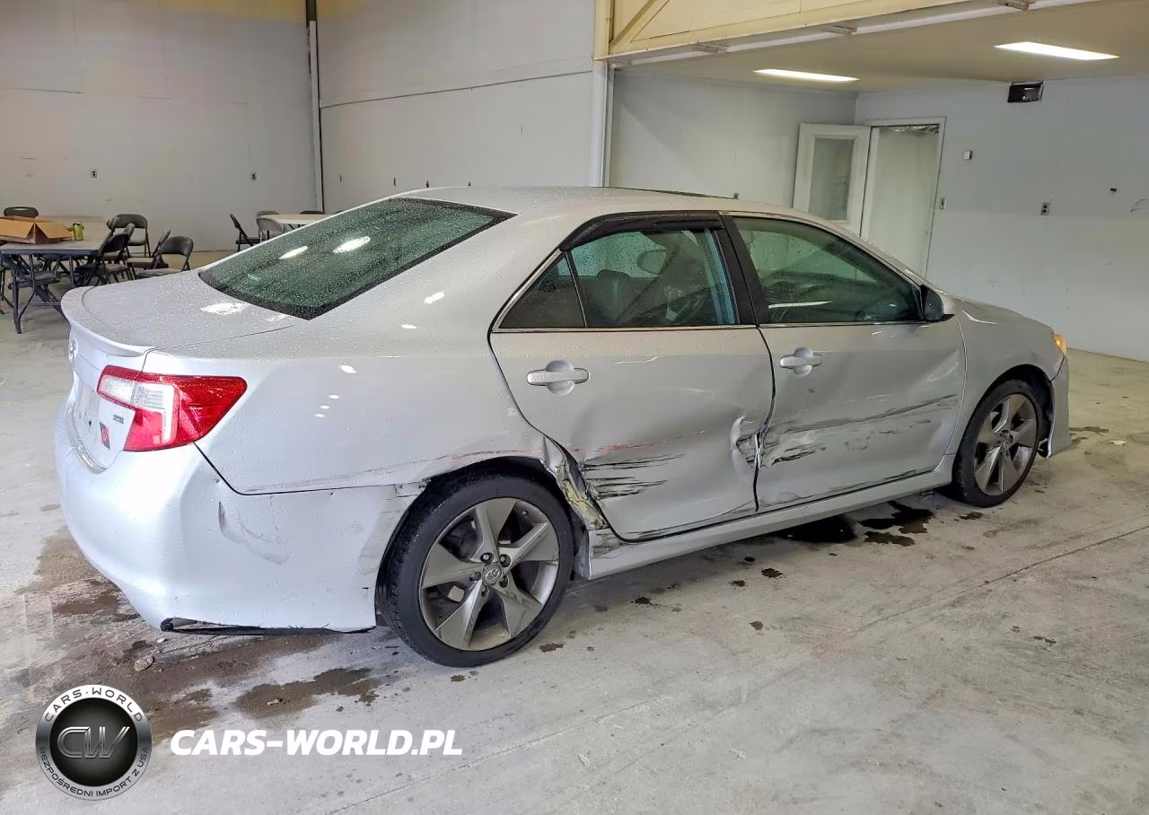 2014 Toyota Camry Se Sport VIN:4T1BF1FK9EU343293 - 3