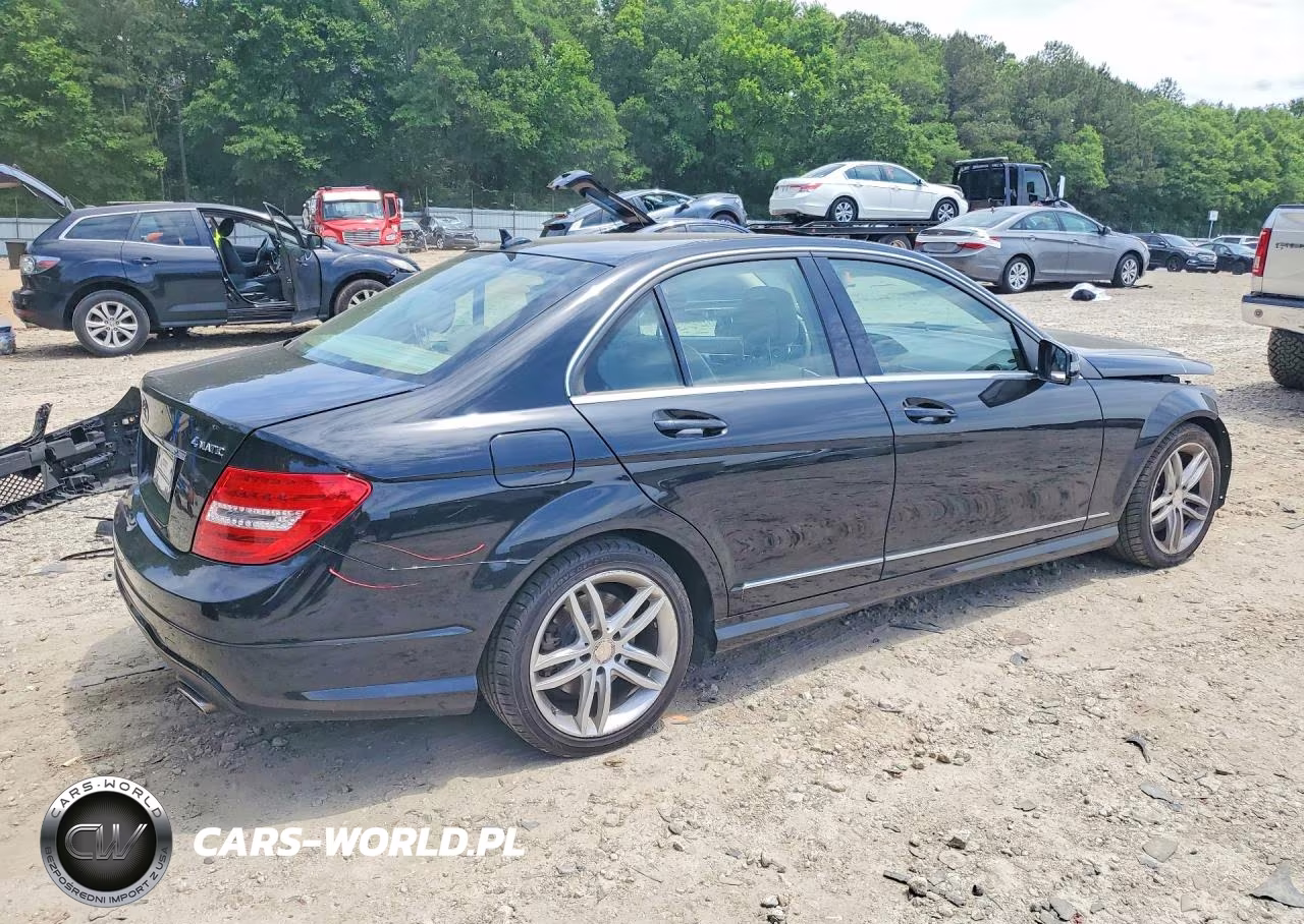 2014 Mercedes-Benz C 300 4Matic VIN:WDDGF8AB8EA933406 - 3