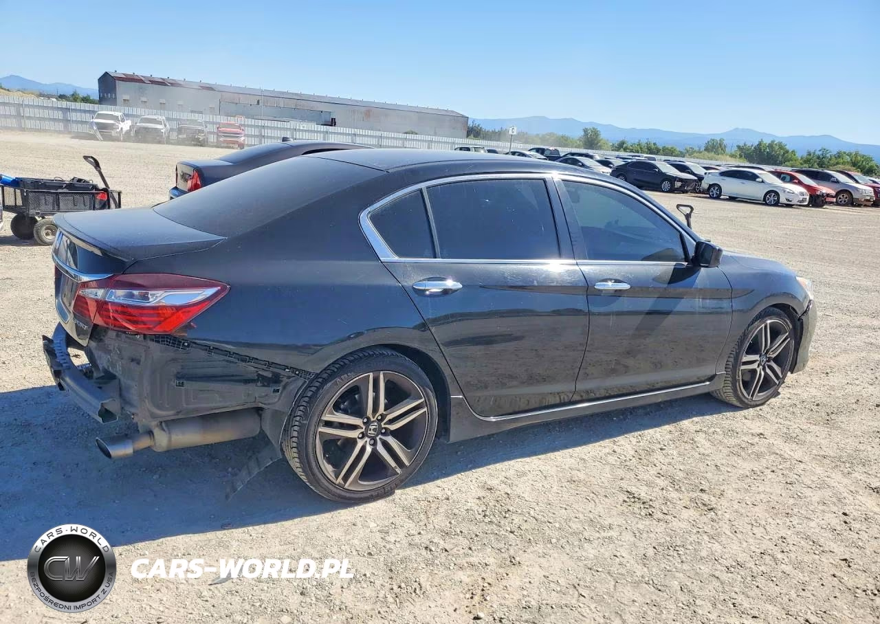 2017 Honda Accord Sport VIN:1HGCR2F52HA173947 - 3