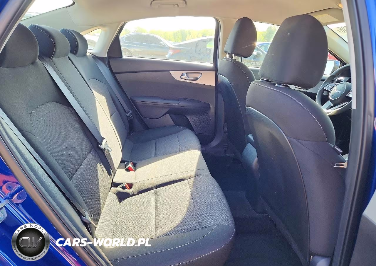 2024 Kia Forte Lxs VIN:3KPF24AD7RE703435 - 10