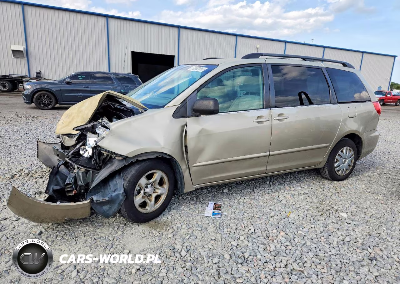 2010 Toyota Sienna Le 7-Passenger