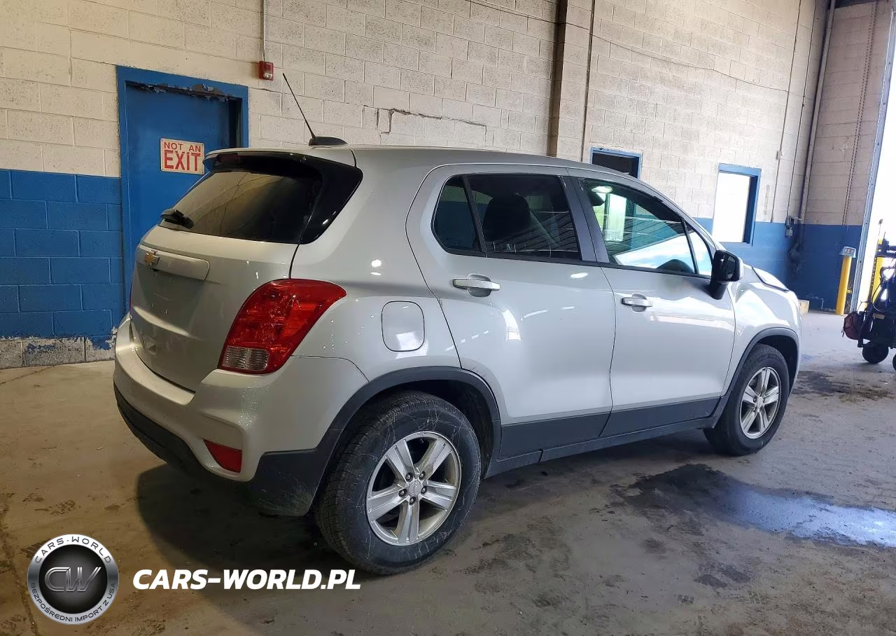 2019 Chevrolet Trax Ls VIN:3GNCJKSB8KL284821 - 3