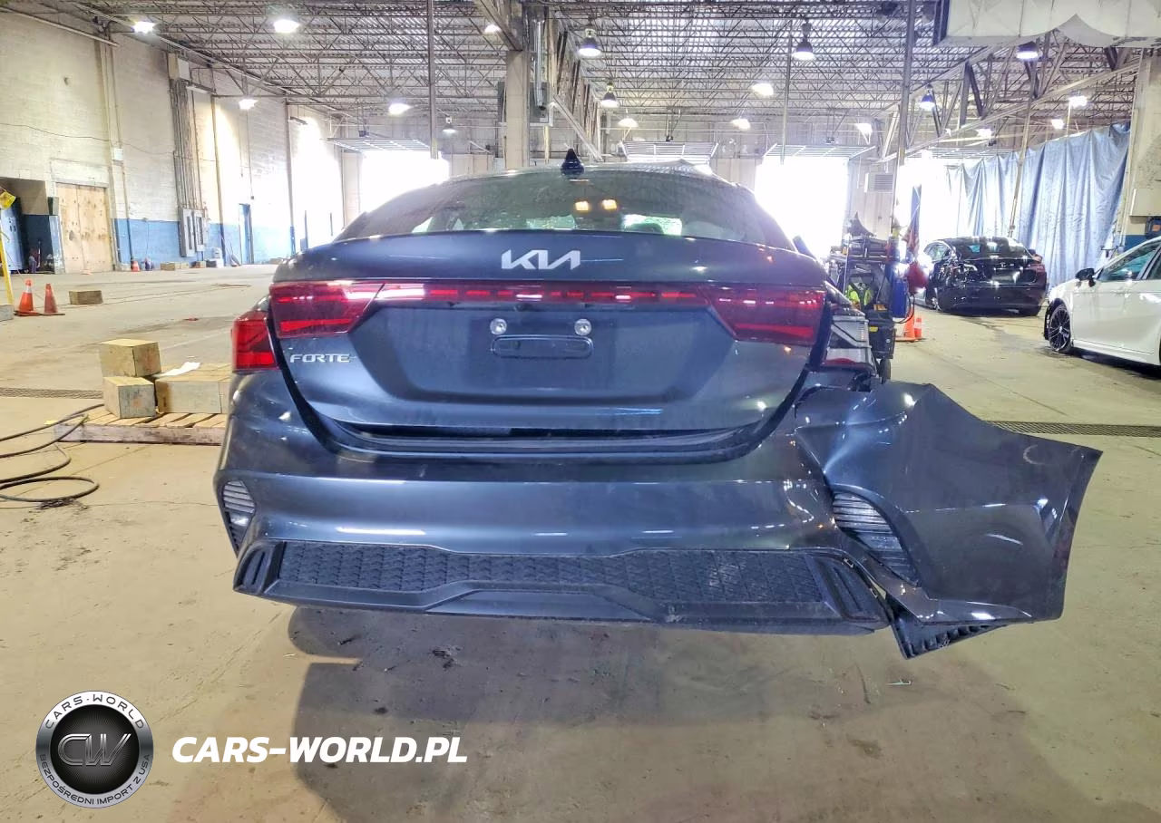 2023 Kia Forte Lxs VIN:3KPF24AD7PE603333 - 6