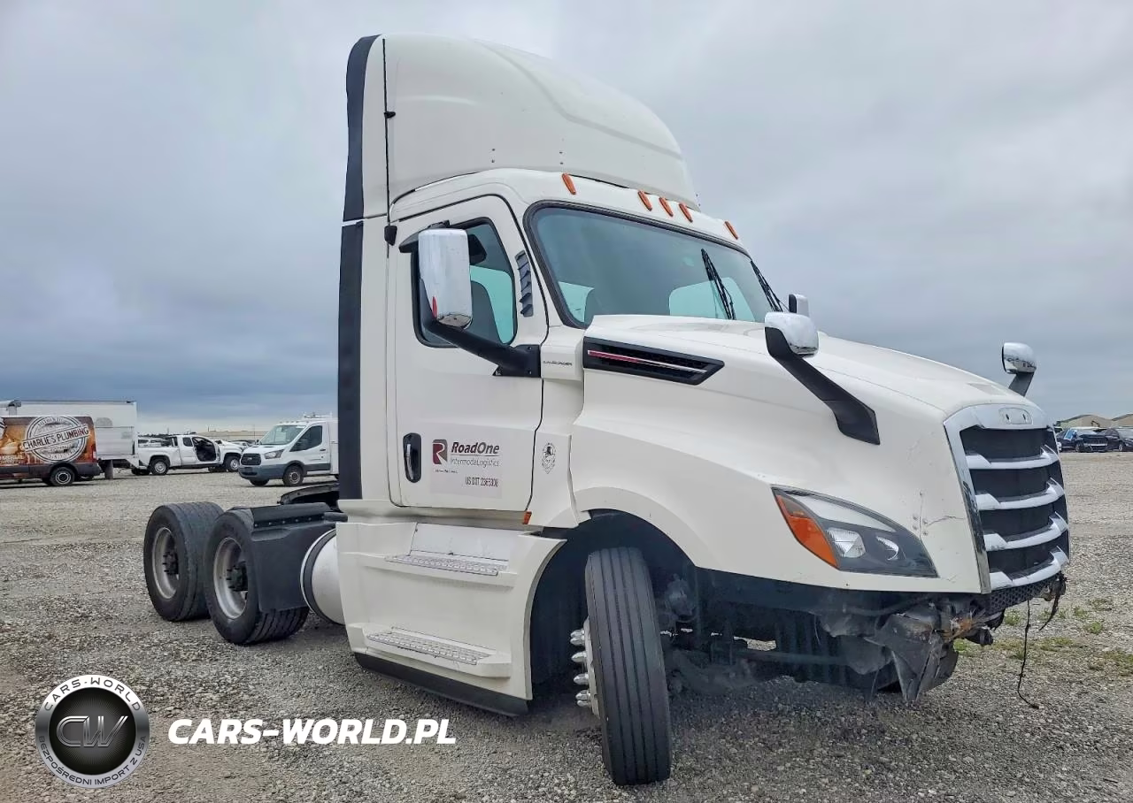 2018 Freightliner Cascadia 126 Semi Truck