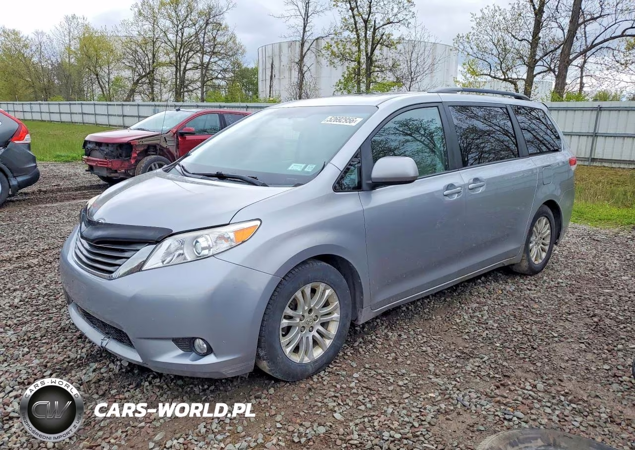 2011 Toyota Sienna Xle 8-Passenger