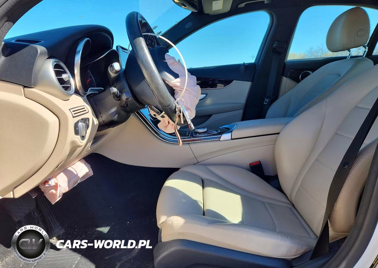 2018 Mercedes-Benz C 300 4Matic VIN:55SWF4KB3JU239073 - 7