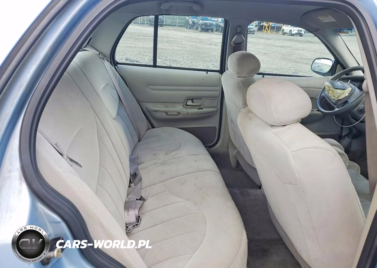 2001 Ford Crown Victoria VIN:2FAFP73W91X104476 - 10