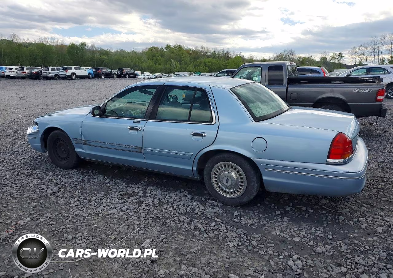 2001 Ford Crown Victoria VIN:2FAFP73W91X104476 - 2