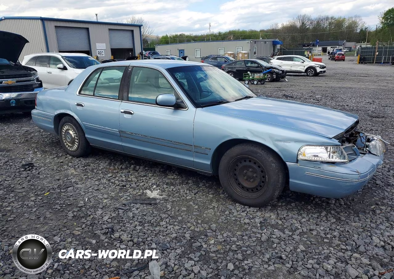 2001 Ford Crown Victoria VIN:2FAFP73W91X104476 - 4