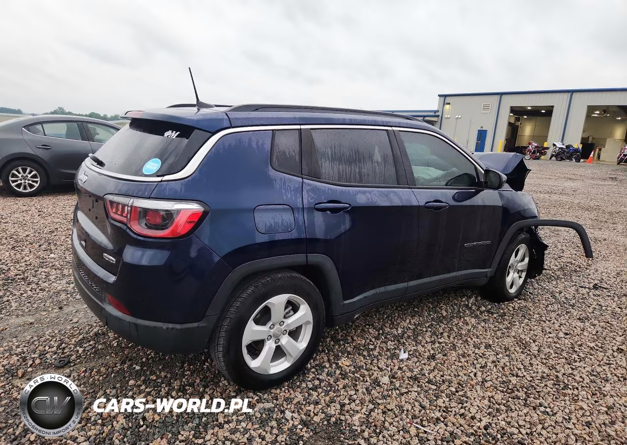 2019 Jeep Compass Latitude VIN:3C4NJCBB3KT773375 - 3