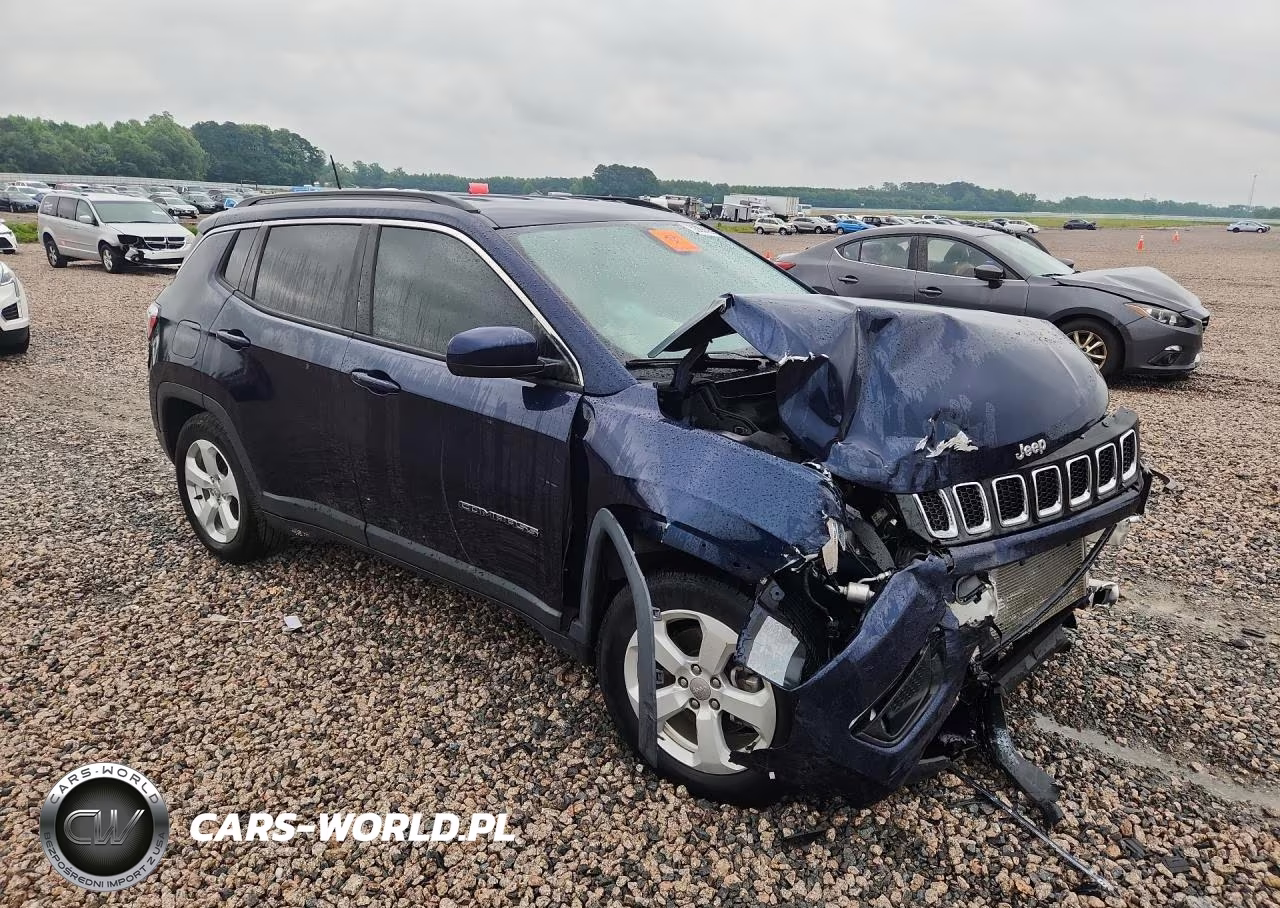 2019 Jeep Compass Latitude VIN:3C4NJCBB3KT773375 - 4
