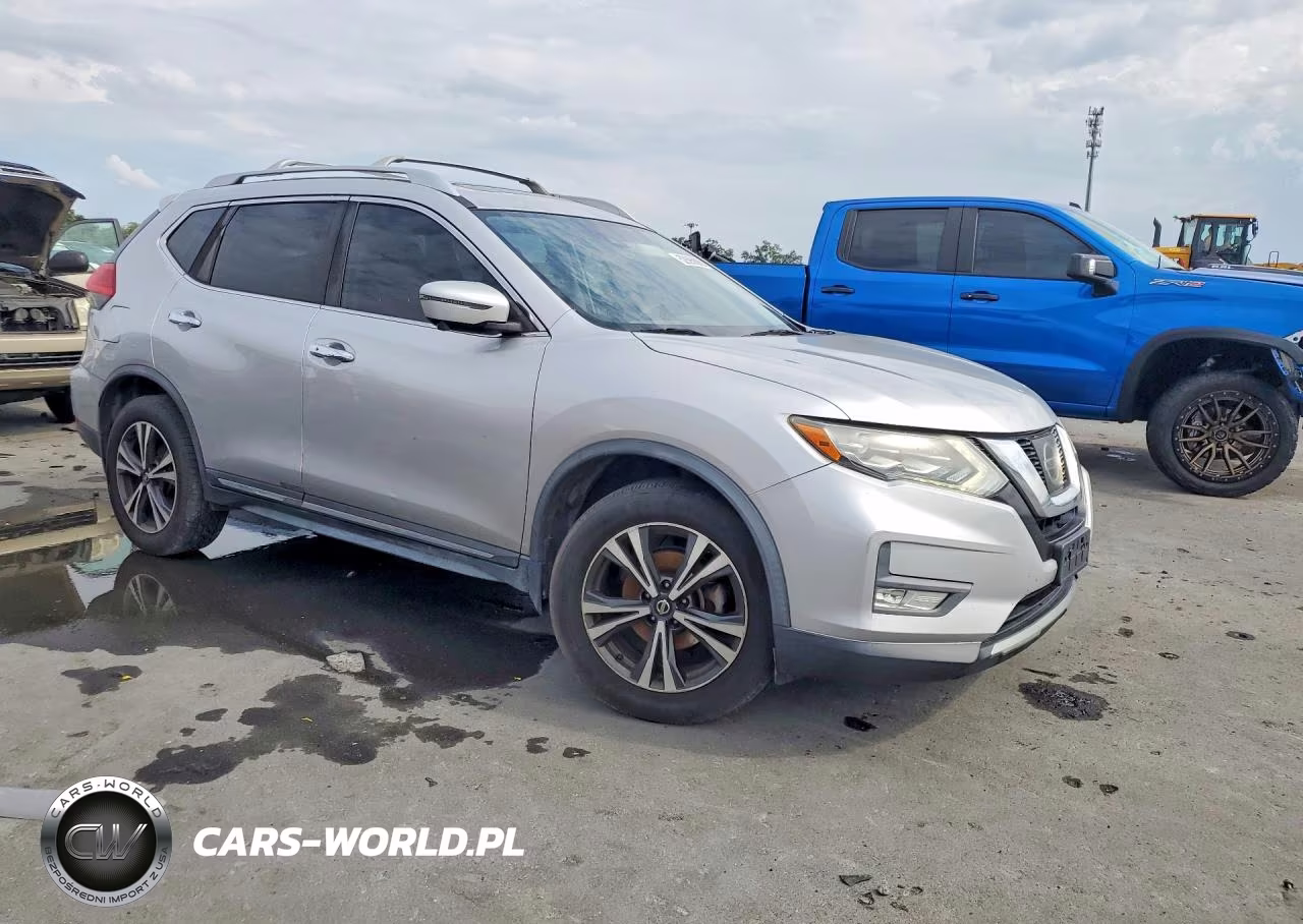 2017 Nissan Rogue S VIN:JN8AT2MV1HW273569 - 4