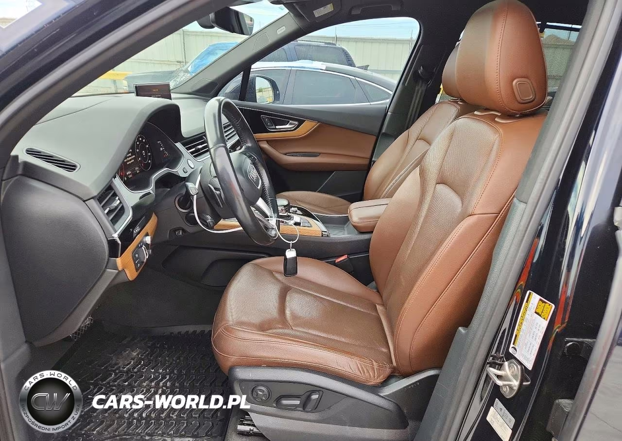2017 Audi Q7 3.0T Premium VIN:WA1VAAF75HD034866 - 7