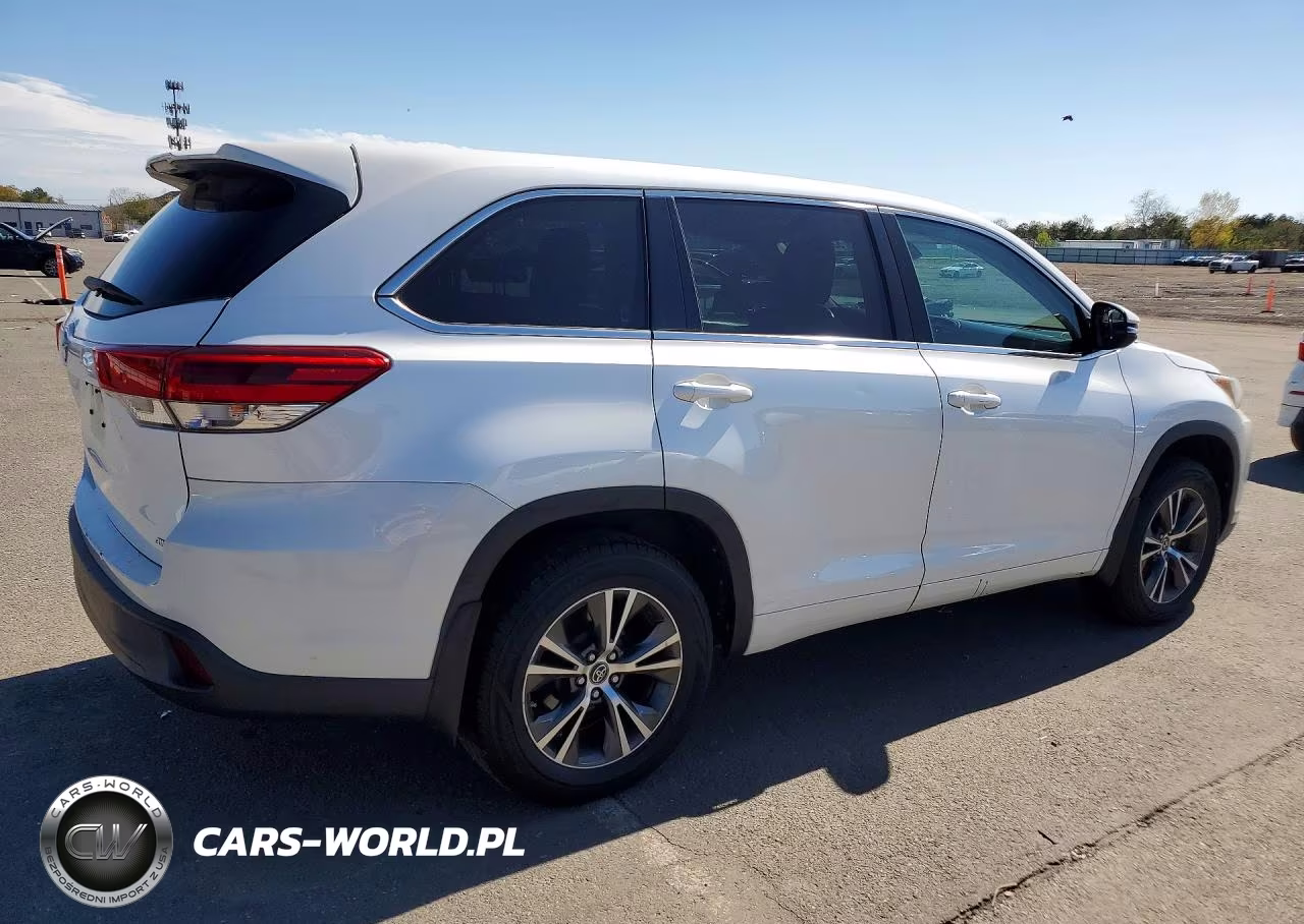 2017 Toyota Highlander Le VIN:5TDBZRFH6HS357417 - 3