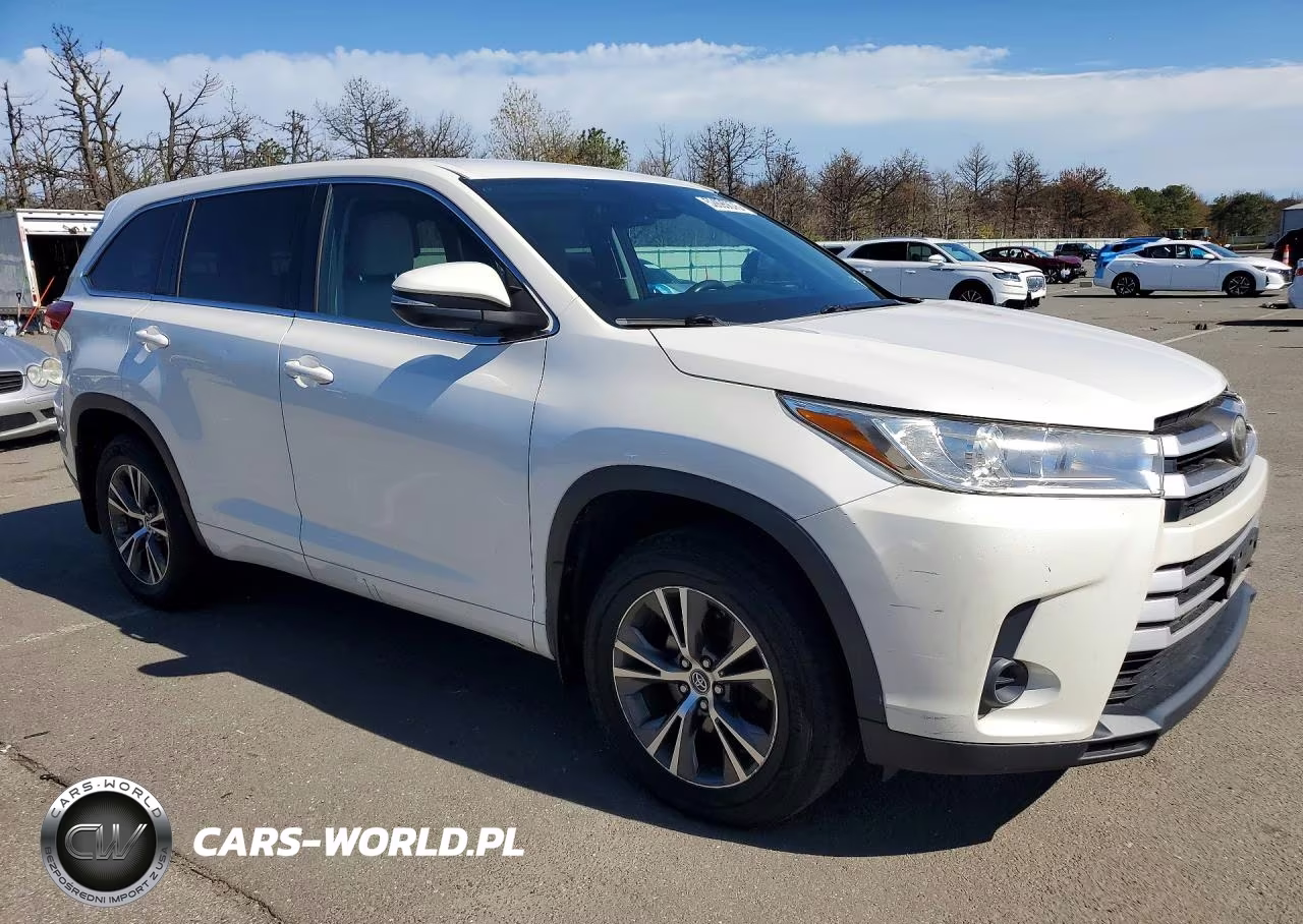 2017 Toyota Highlander Le VIN:5TDBZRFH6HS357417 - 4