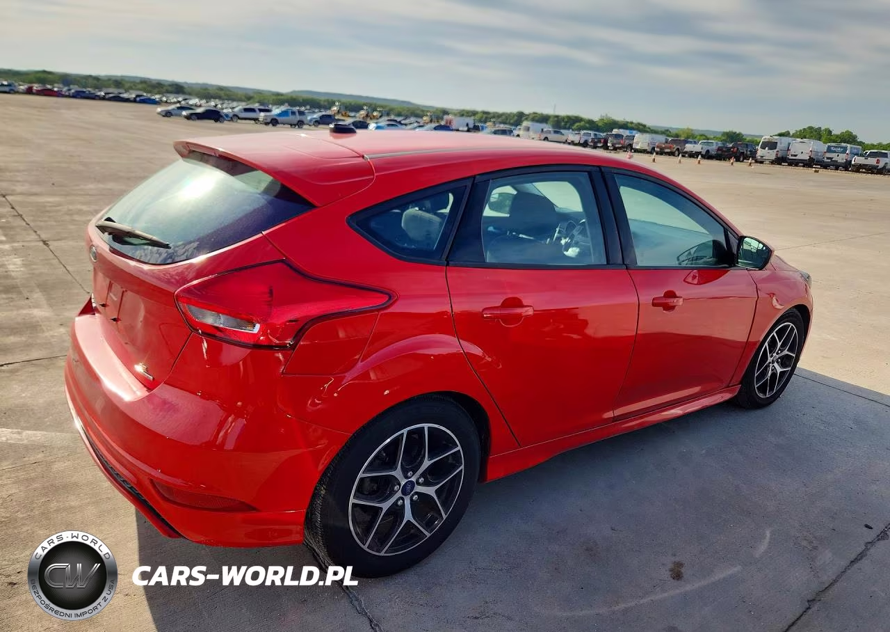 2015 Ford Focus Se VIN:1FADP3K21FL240426 - 3