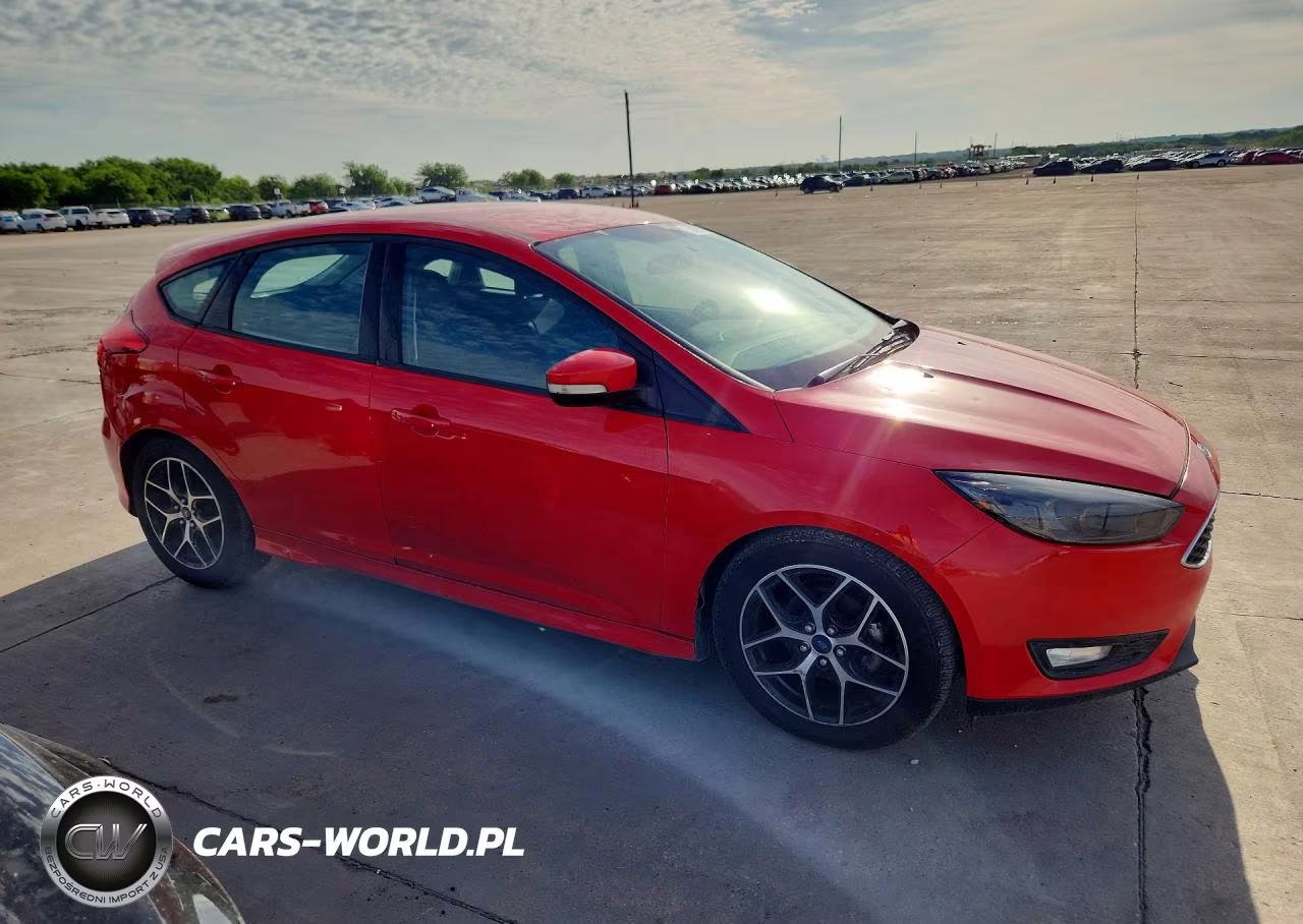 2015 Ford Focus Se VIN:1FADP3K21FL240426 - 4