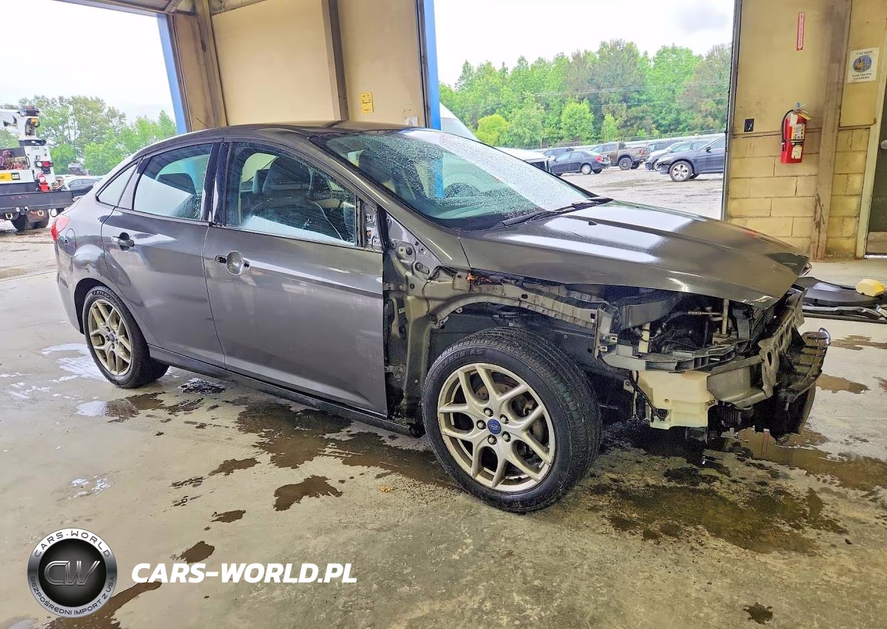 2015 Ford Focus Se VIN:1FADP3F26FL216049 - 4