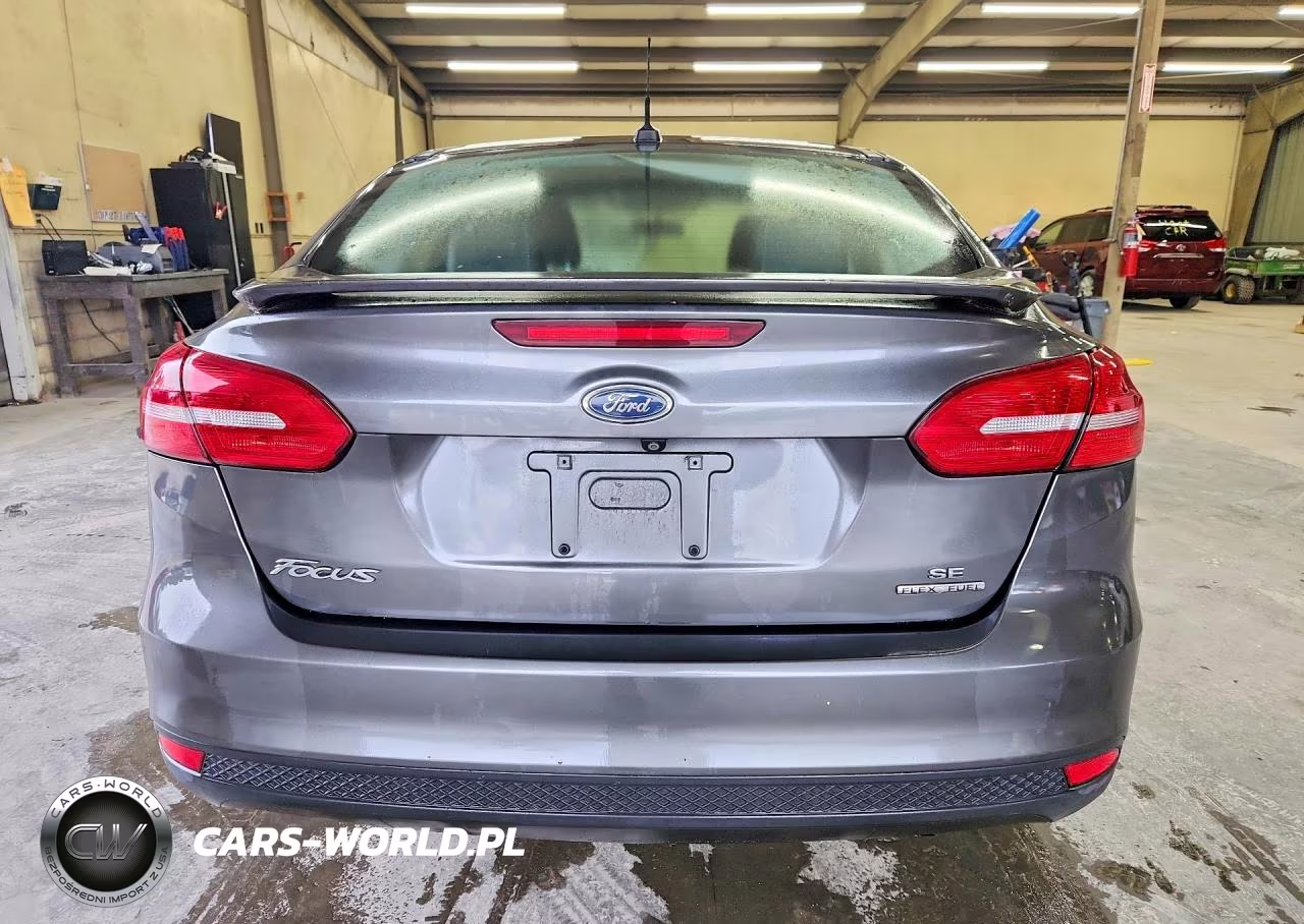 2015 Ford Focus Se VIN:1FADP3F26FL216049 - 6