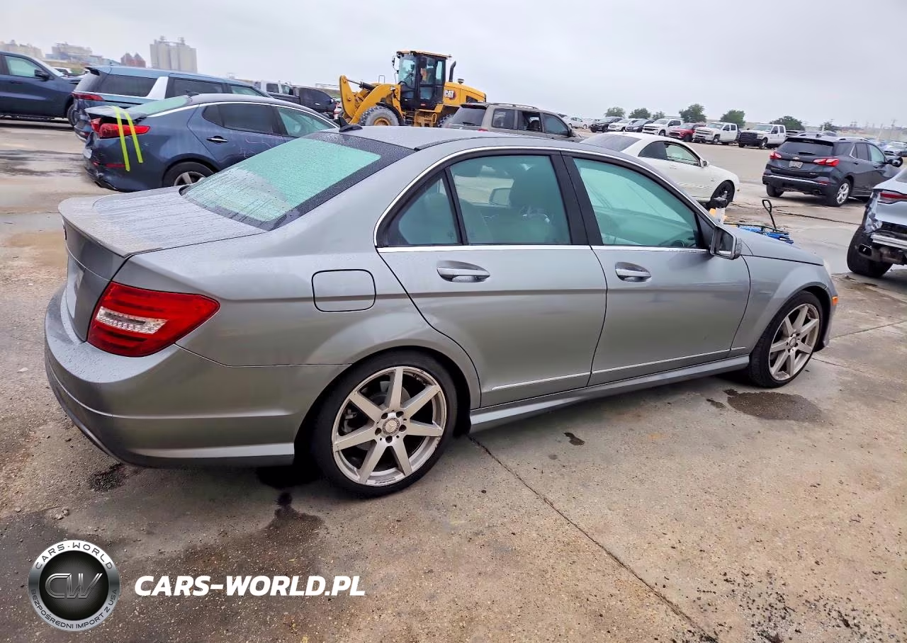 2014 Mercedes-Benz C 250 VIN:WDDGF4HB1EA953026 - 3