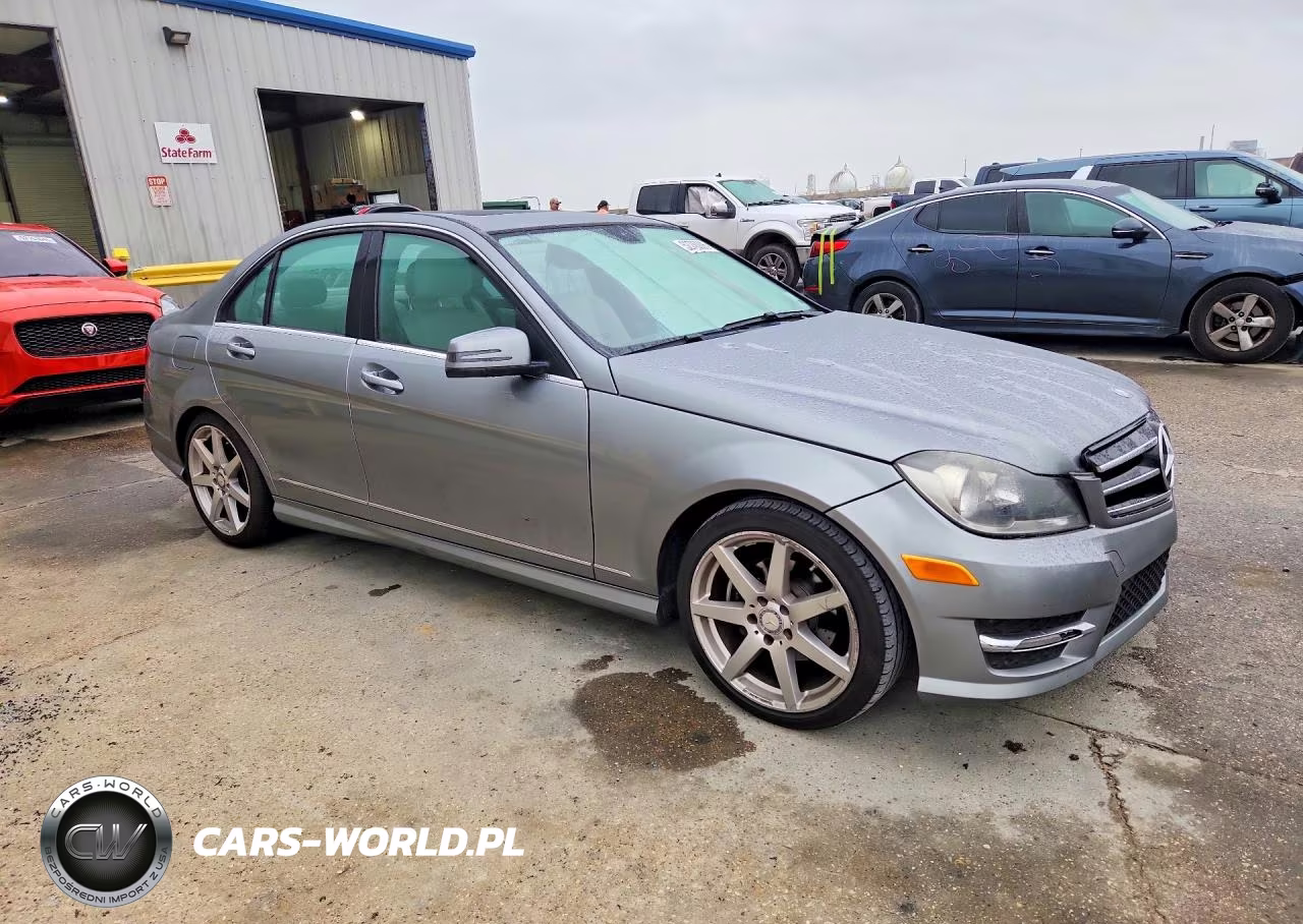 2014 Mercedes-Benz C 250 VIN:WDDGF4HB1EA953026 - 4
