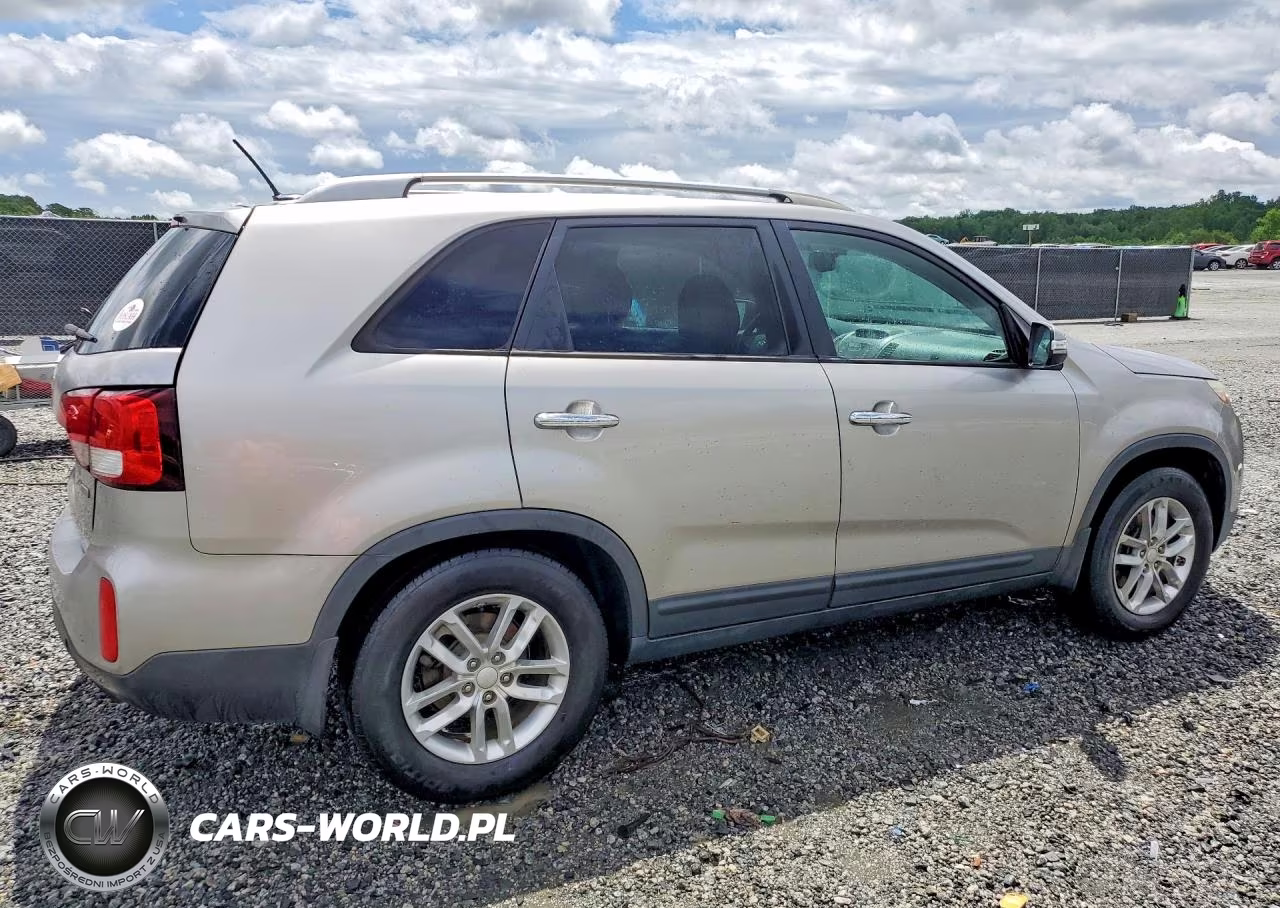 2015 Kia Sorento Lx VIN:5XYKT4A61FG593557 - 3