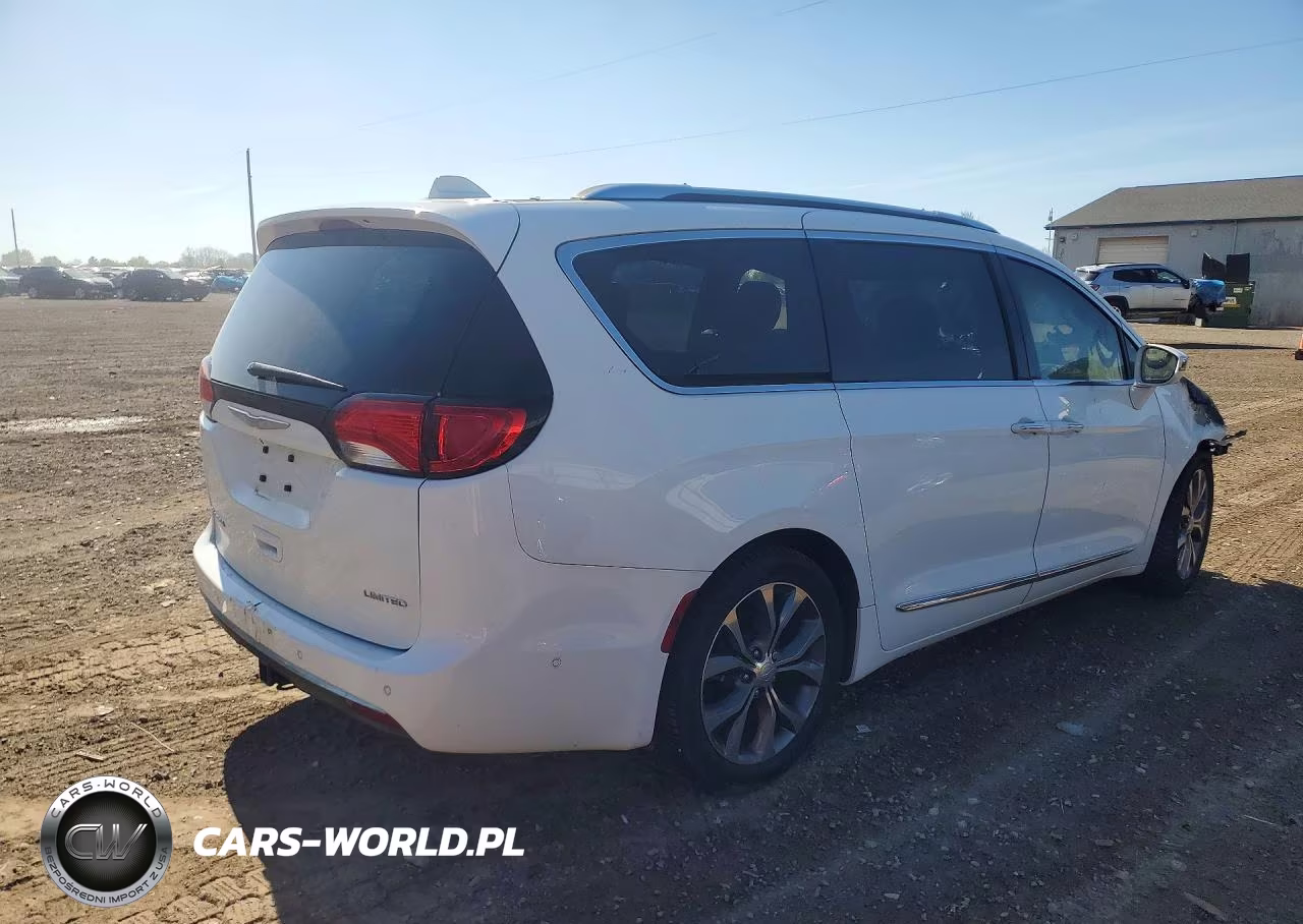 2017 Chrysler Pacifica Limited VIN:2C4RC1GG4HR811938 - 3