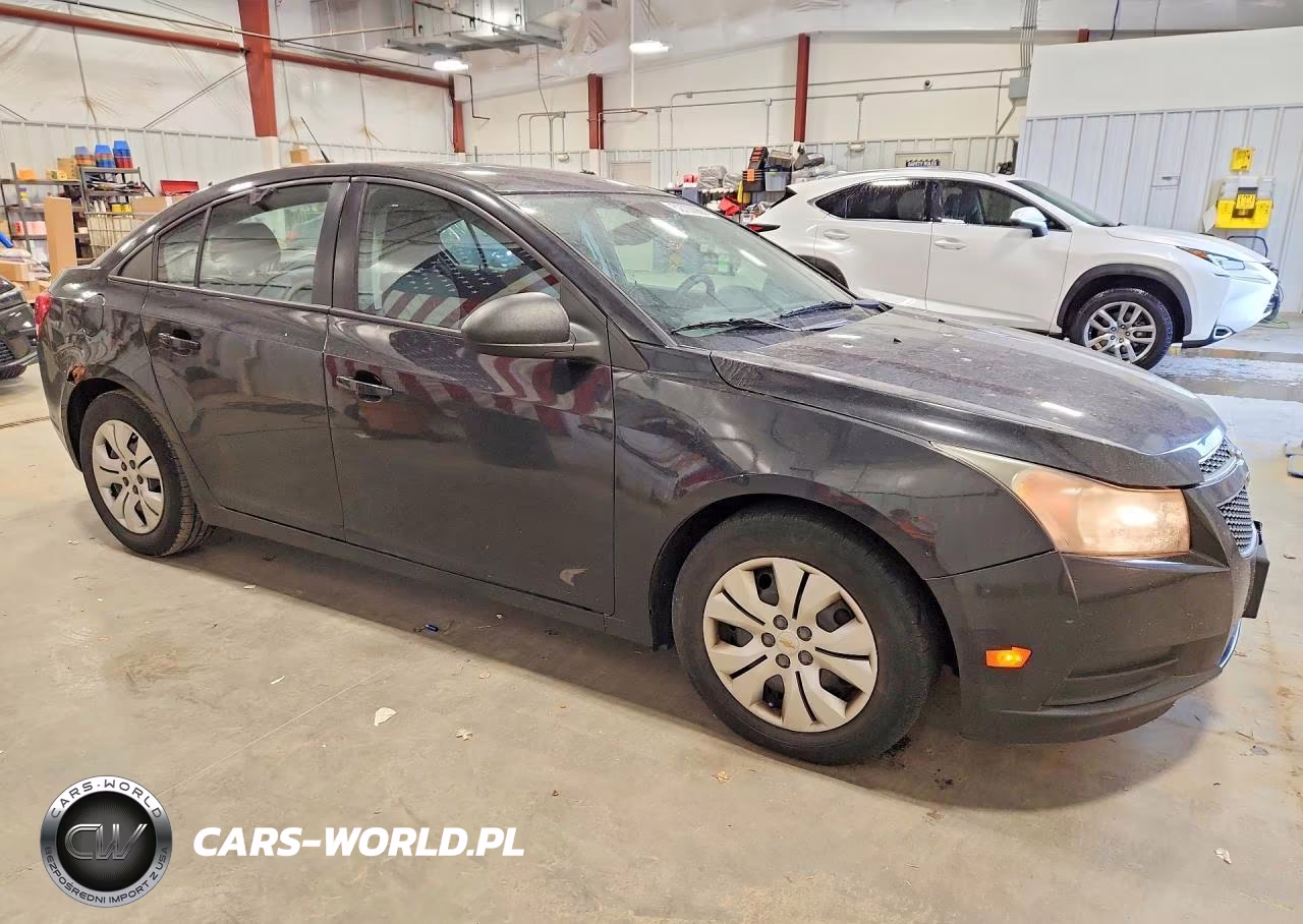 2013 Chevrolet Cruze Ls VIN:1G1PA5SH8D7322533 - 4