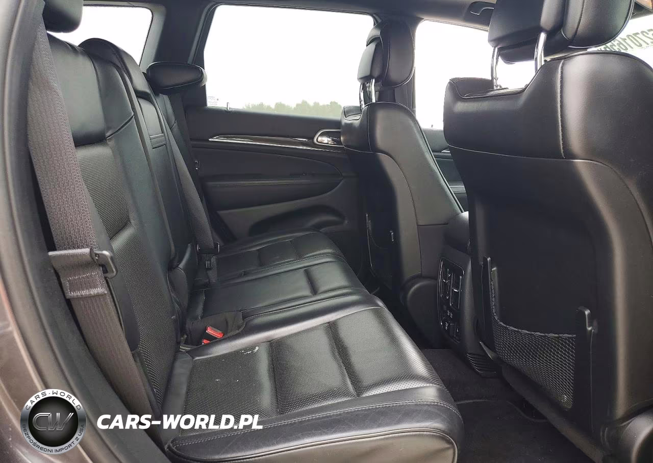 2018 Jeep Grand Cherokee Overland VIN:1C4RJECG6JC109346 - 10
